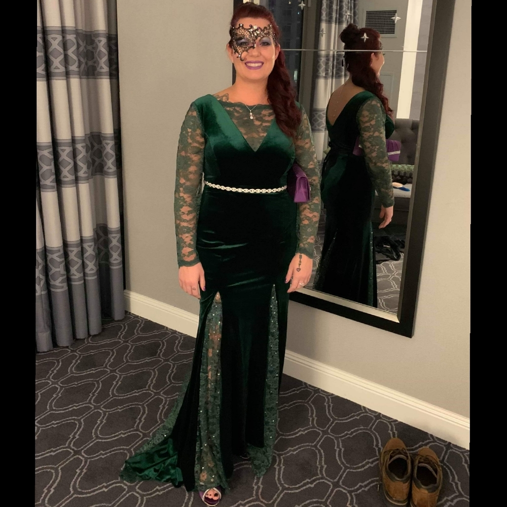 One-Of-A-Kind, Gorgeous Emerald Green Evening Gown